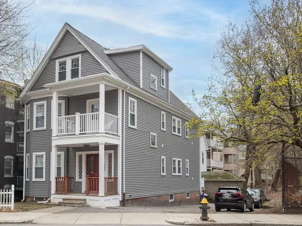 362 Faneuil St #3, Brighton, MA 02135