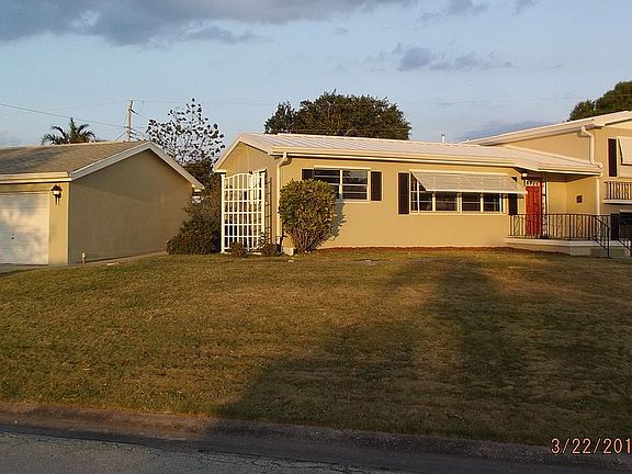 2nd image of 2325 S Fairway Dr