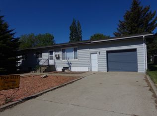 104 3rd Ave SE, Bowman, ND 58623