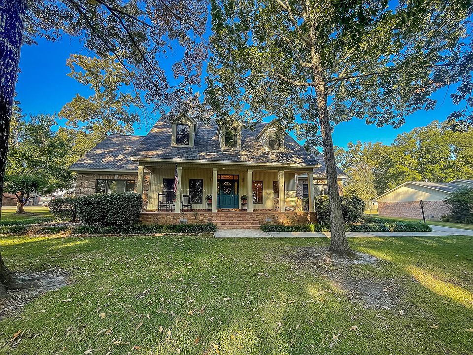 1st image of 5306 Red Oak Dr