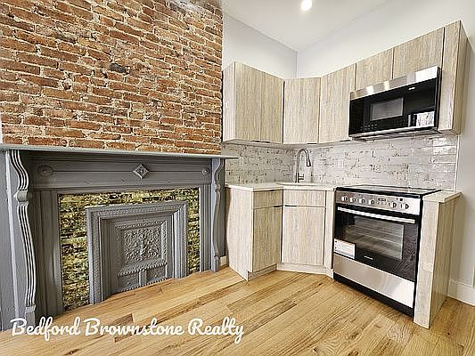 4th image of 1167 Dean St #2C