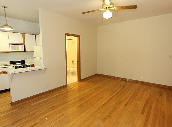 5th image of 635 W Barry Ave #A-402