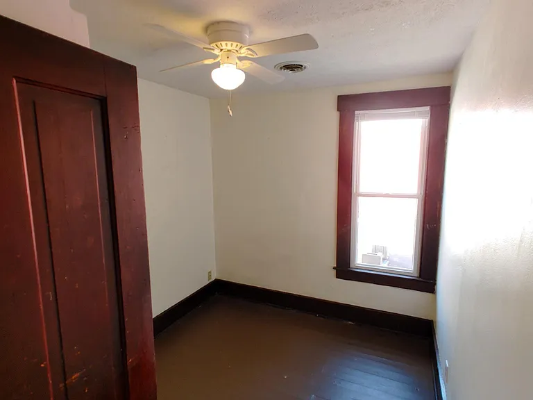 105 Oakwood Ave — Photo 15