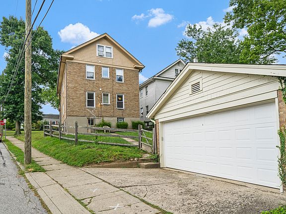2nd image of 1326 Herschel Ave #2