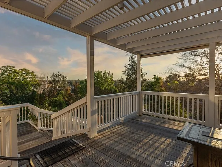 714 Oceanview Dr — Photo 13