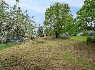 220 SW Ivy St, Willamina, OR 97396