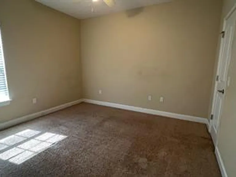 241 Miller St NE — Photo 6