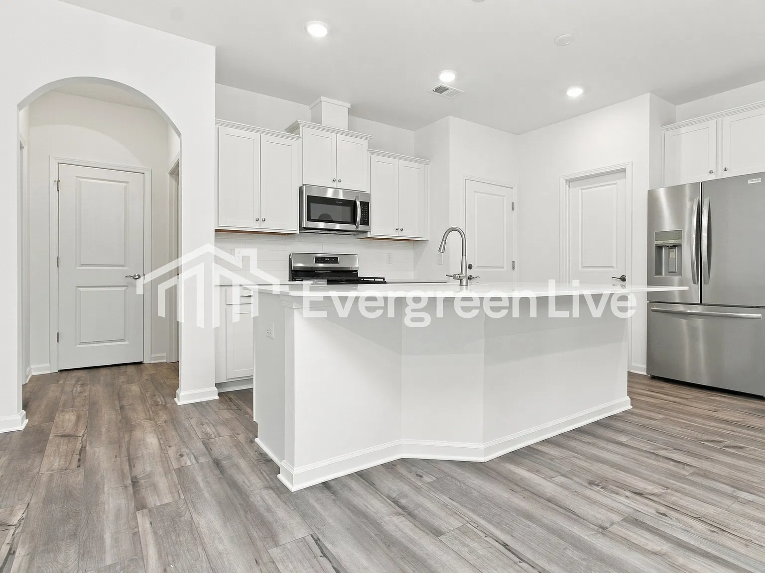 4 bed, 2.5 bath, 2649 sqft, $2,130 — Photo 4