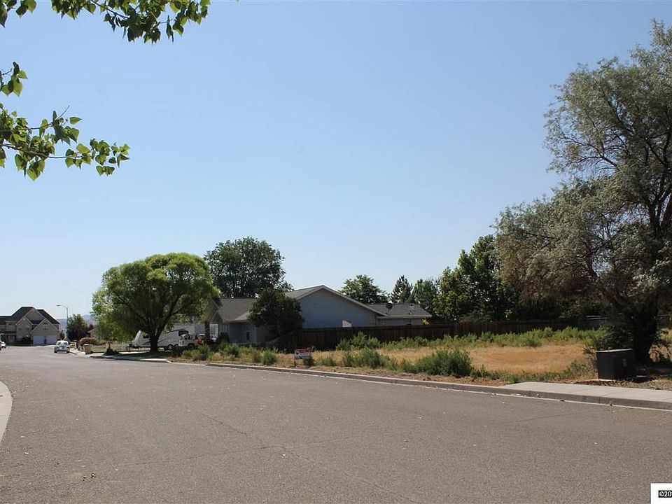 2nd image of 409 Silver Star Ct