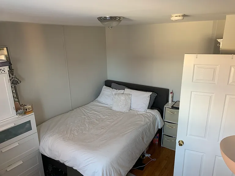 220 Hanover St #19 — Photo 9