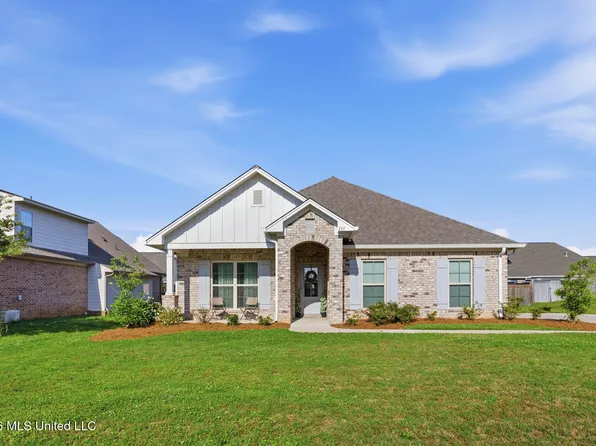 137 Sweetbriar Cir, Canton, MS 39046