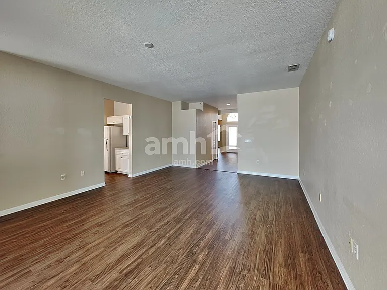 1025 Brenton Manor Dr — Photo 6