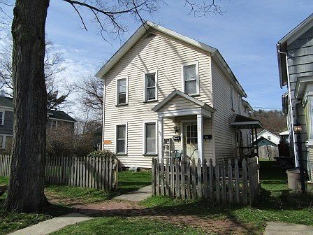 1st image of 626 W Walnut St
