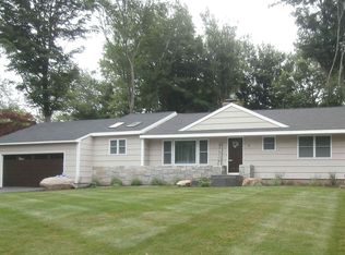 9 Stonewall Ln, Branford, CT 06405