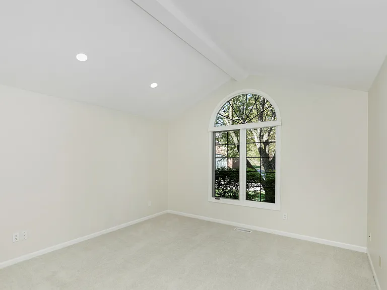 37743 Avon Ln — Photo 23