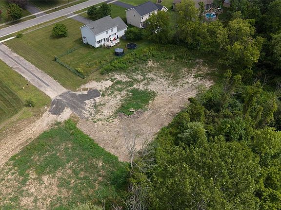 5th image of 363 Buttonwood Dr