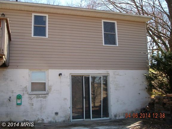 Exterior (Rear)