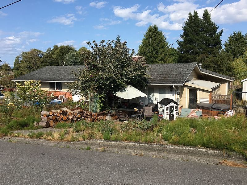 2nd image of 4105 R Ave