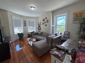 1381 Commonwealth Ave