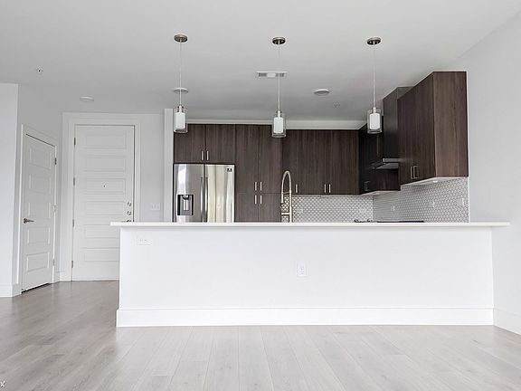 4th image of 2213 Poquito St Unit 306
