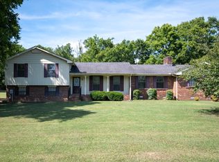 212 Mark Cir, Gallatin, TN 37066
