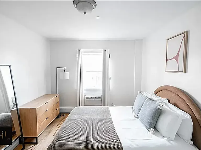 567 Warren St #404 — Photo 7