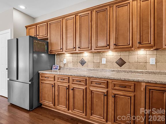 5th image of 385 White Stone Dr