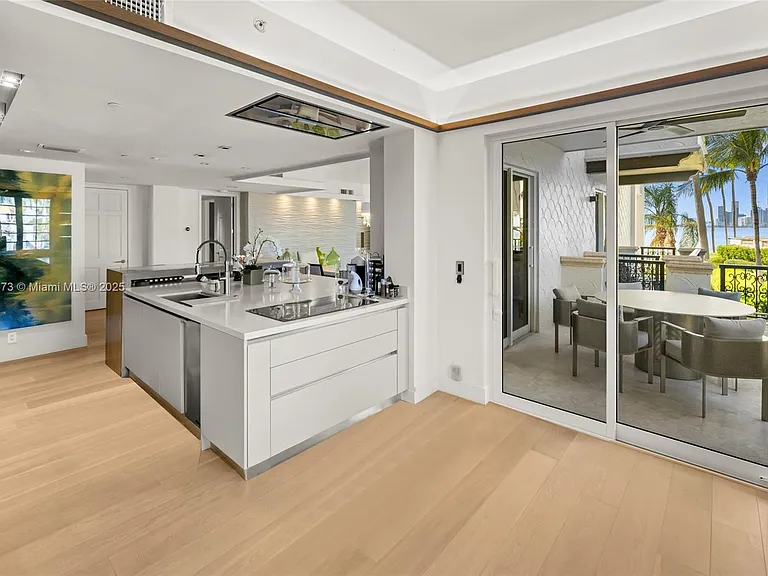 4924 Fisher Island Dr #4924 — Photo 18