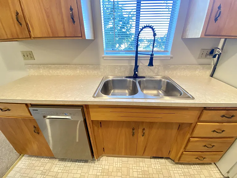 340 Wiley St — Photo 28
