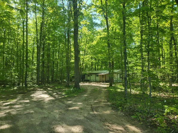 7760 Cunningham Rd NE, Mancelona, MI 49659