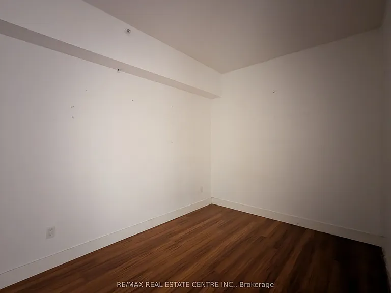 1 Wellington St #418 — Photo 11