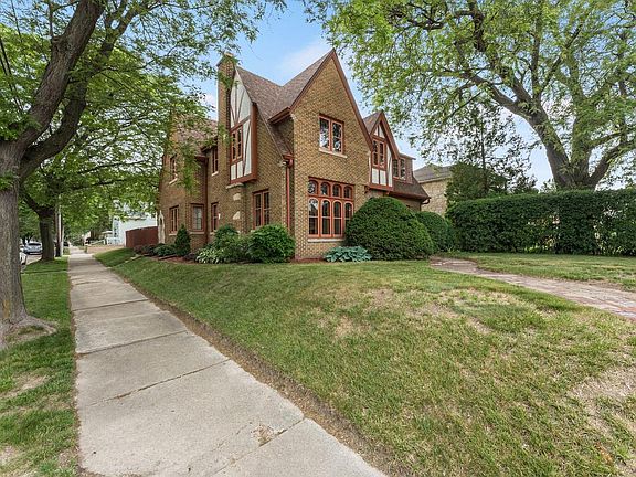 2nd image of 3303 N Sherman BOULEVARD