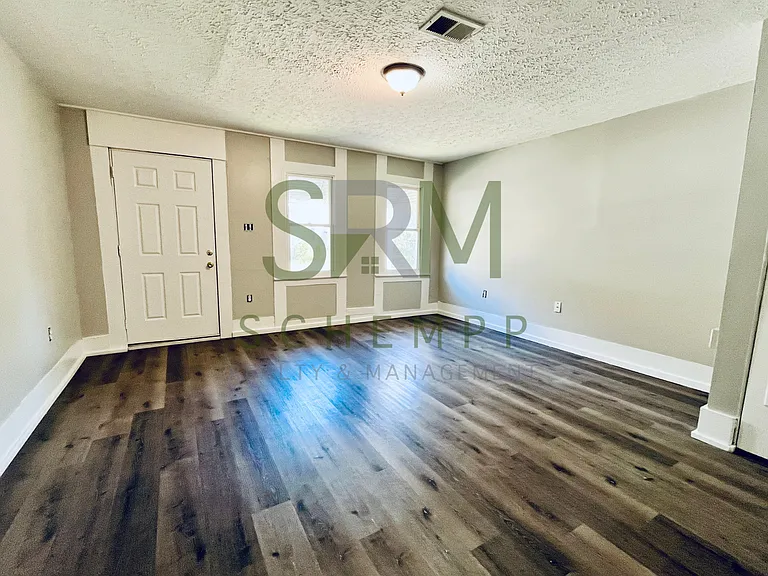 2300 W Madison St — Photo 4