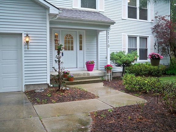3rd image of 1110 Kenowa Dr