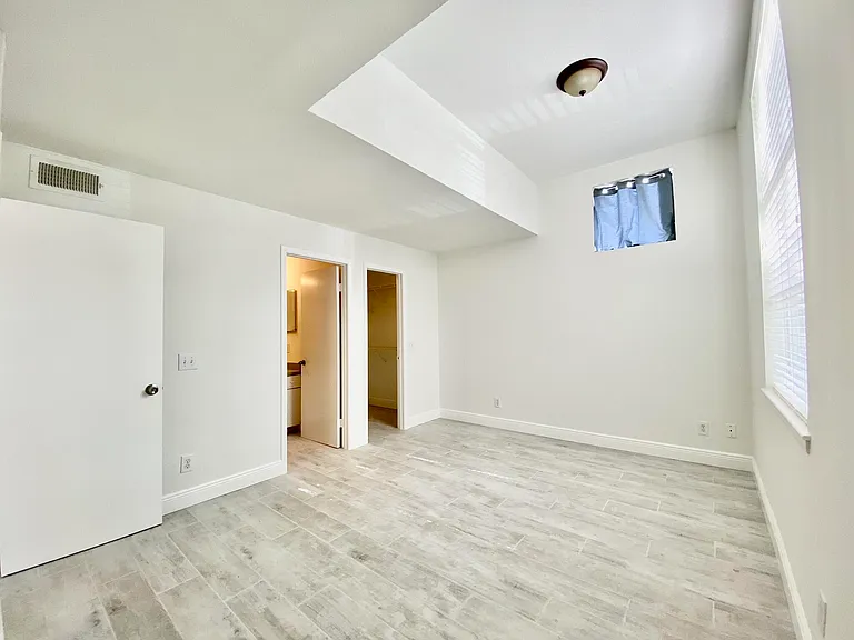 1705 Palm Cove Blvd #201 — Photo 8