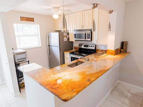 3rd image of 606 SW Natura Blvd APT 204