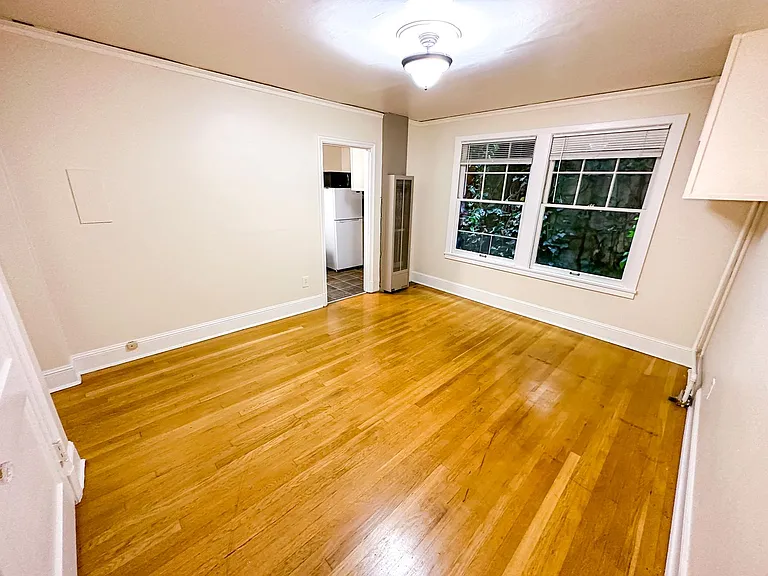Embassy Apartments — Photo 17