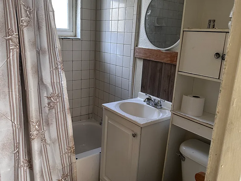 1301 Madison Ave — Photo 4
