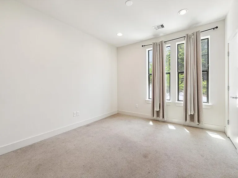 1703 Weber St — Photo 6