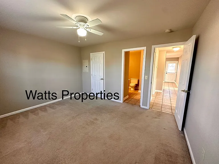 111 13th Ave NW — Photo 14