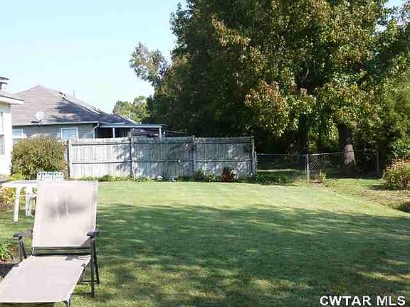 3rd image of 56 Woods Edge Dr