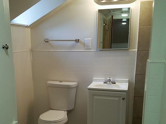 2nd image of 212 E Lullwood Ave #6