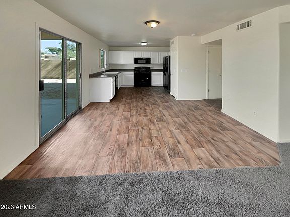 5th image of 1334 E 10TH Place