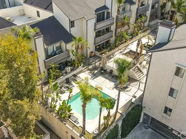 20253 Keswick St APT 320, Winnetka, CA 91306