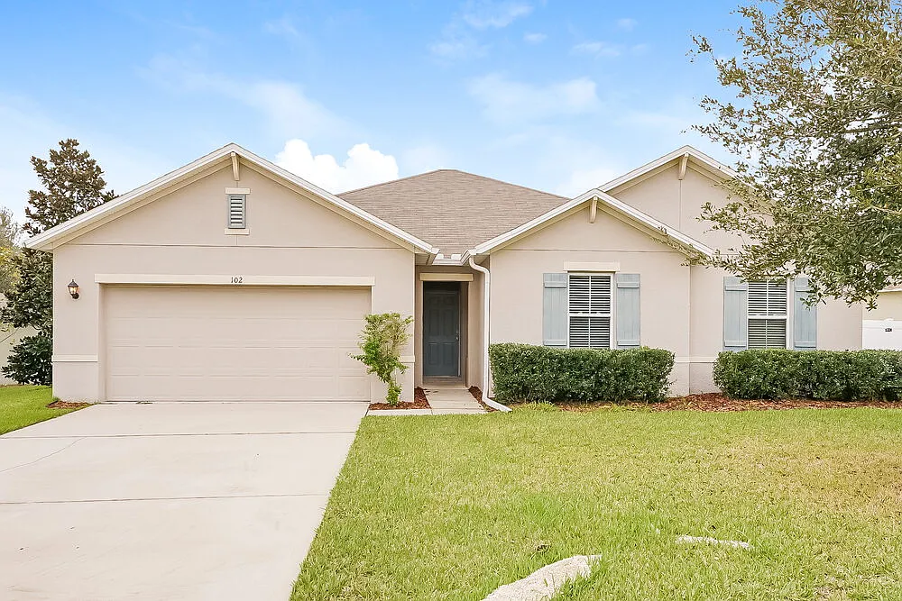 4 bed, 2.0 bath, 2093 sqft, $2,440 — Photo 1