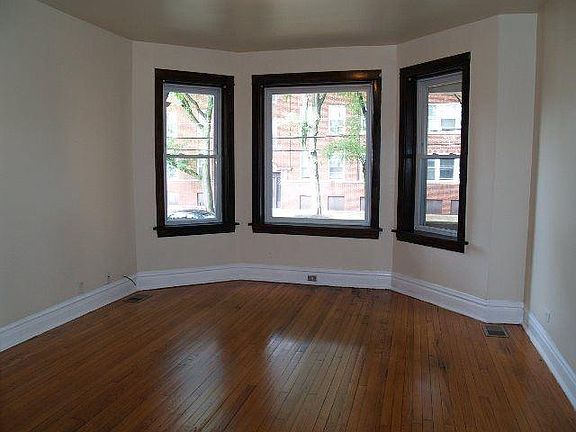 2nd image of 6007 N Paulina St #1