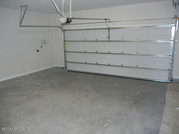 4th image of 562 Howland Dr
