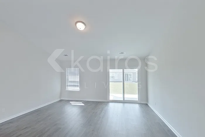 3 bed, 2.0 bath, 1565 sqft, $1,925 — Photo 3