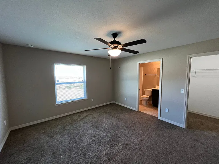 457 Marion Oaks Ln — Photo 14