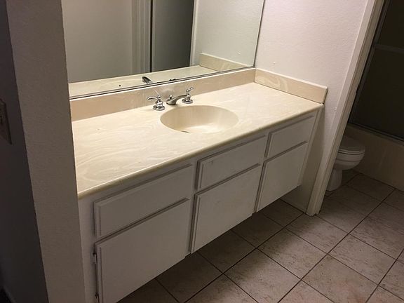 4th image of 853 Live Oak Pl